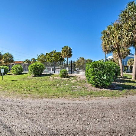 Beachfront Cedar Key Retreat With Pool Access! Exterior foto