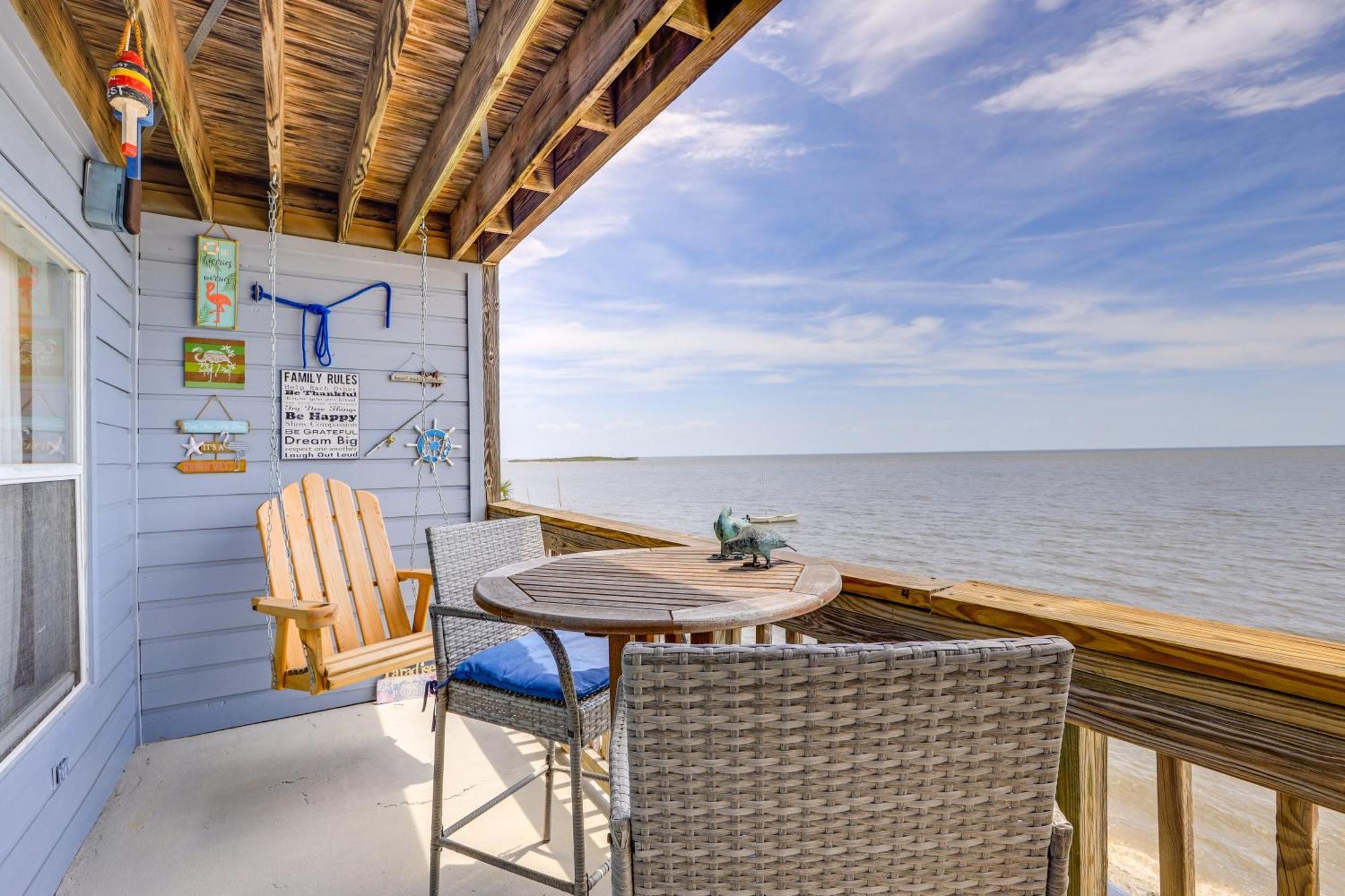 Beachfront Cedar Key Retreat With Pool Access! Exterior foto